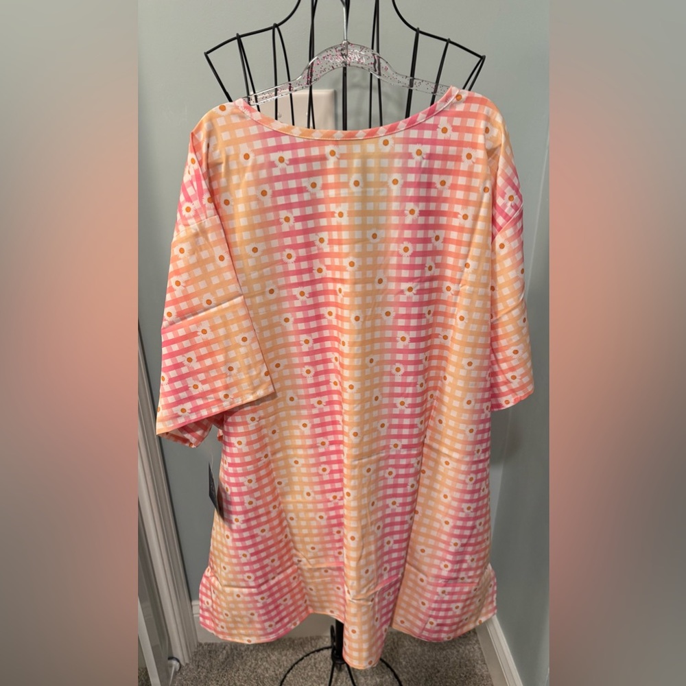 New Zoe + Chloe “Check Up” Pink Yellow Plaid Daisy 3X 3XL V neck scrub top Women - Picture 11 of 12
